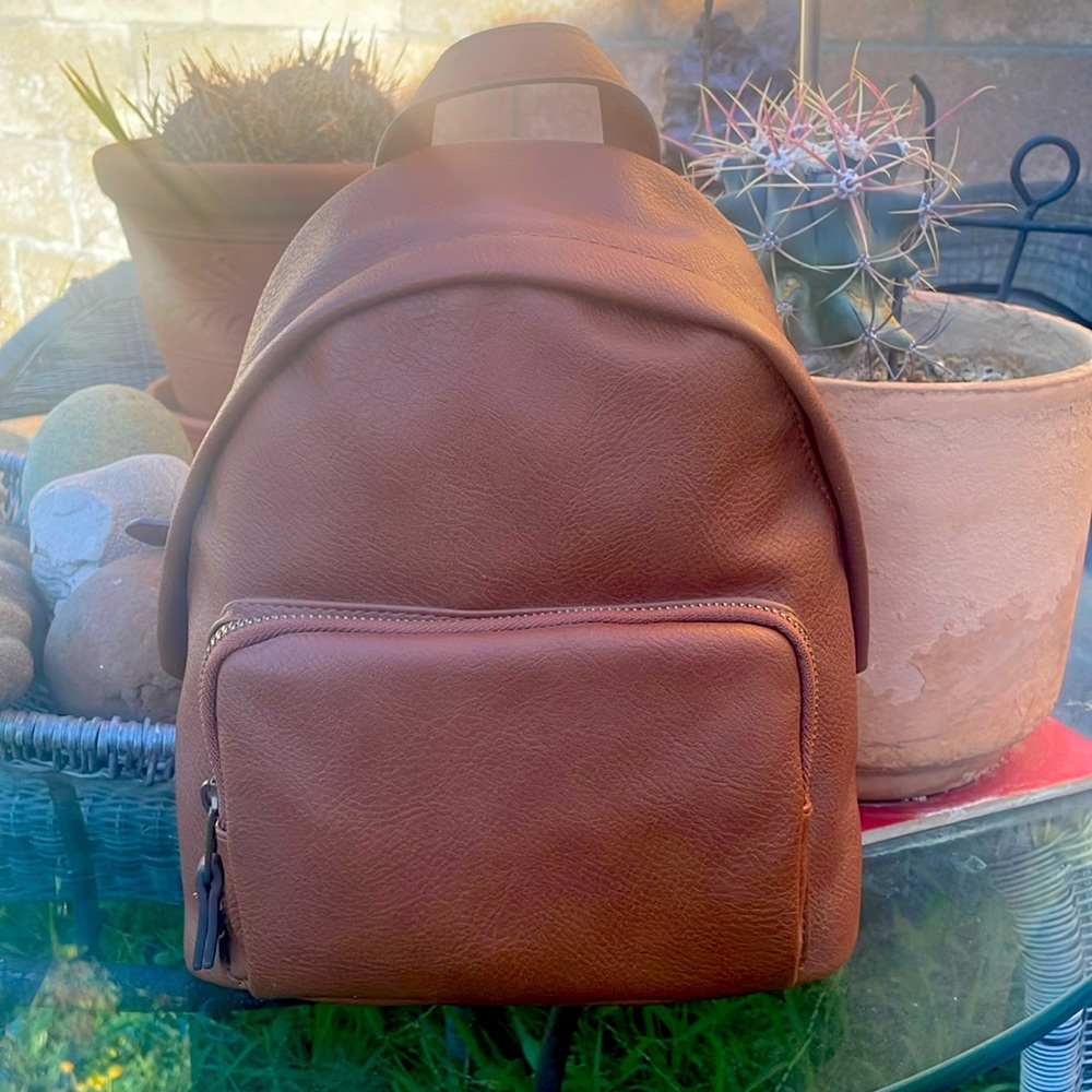 Women’s Universal Thread Faux Leather Mini Backpack. New With Tag.